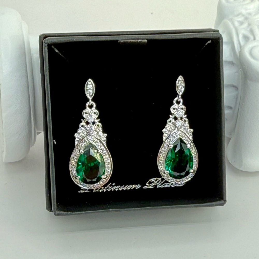 NWT Simulated Emerald, Simulated Diamond Earrings in Silvertone 6.20 ctw NW Box